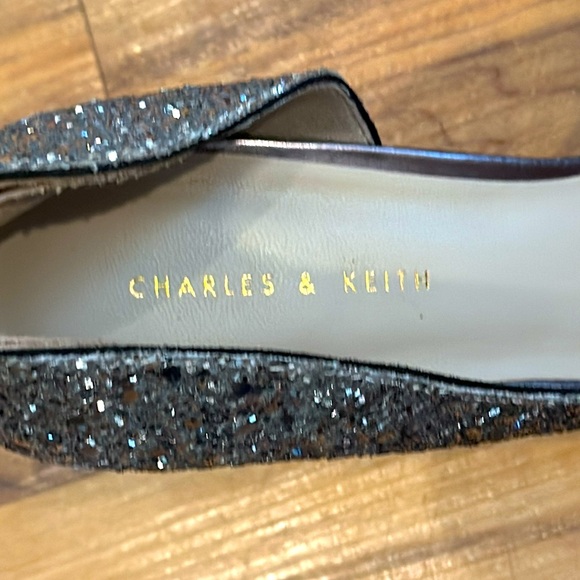 Charles & Keith sparkled silver pump - Picture 7 of 9
